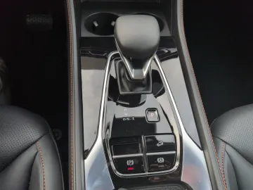 Car image 29