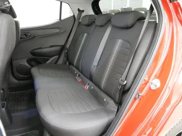 Car image 25