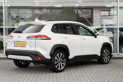Car image 4