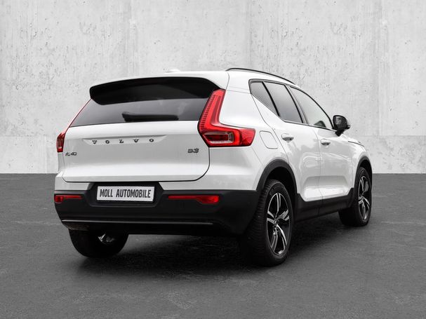 Volvo XC40 B3 Plus Dark 120 kW image number 2