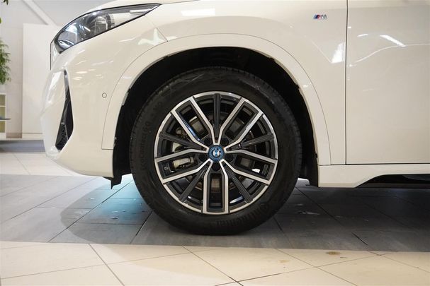 BMW iX1 xDrive30 M Sport 200 kW image number 18