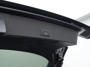 Car image 33