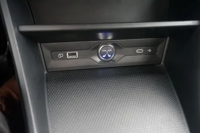 Car image 29