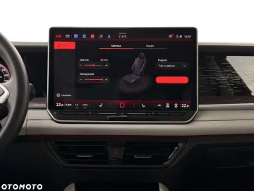 Car image 40