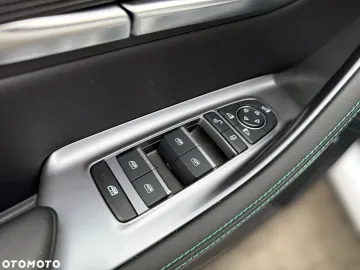 Car image 40