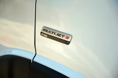 Car image 32