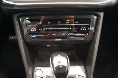 Car image 32