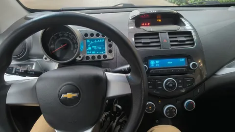 Car image 14