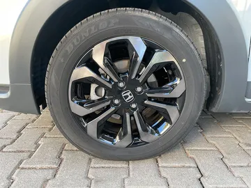 Car image 27