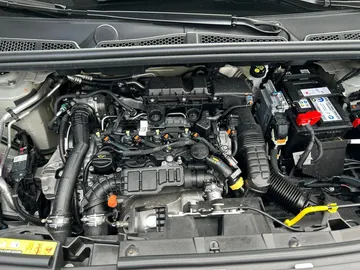 Car image 29
