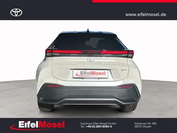 Car image 4