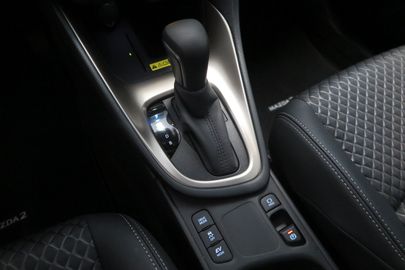 Car image 12