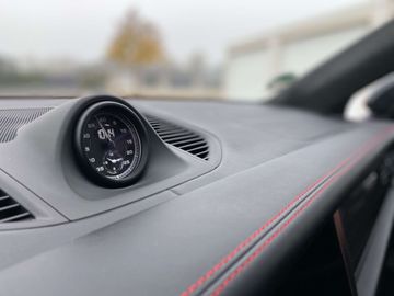 Car image 30