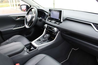 Car image 30