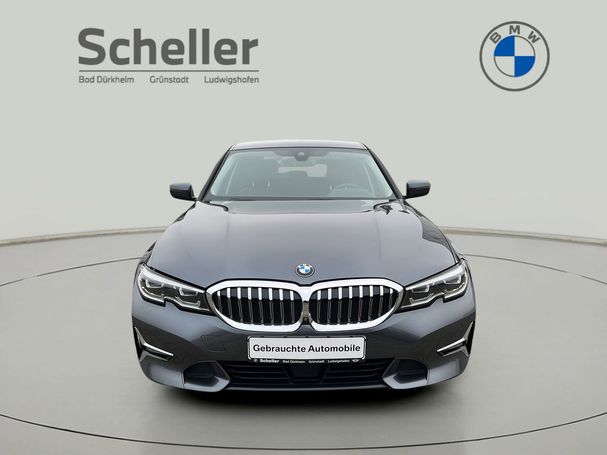 BMW 320d xDrive Luxury Line 140 kW image number 2