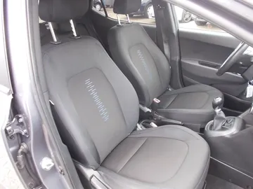 Car image 37