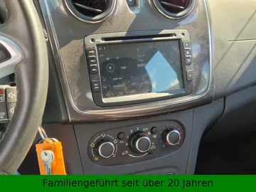 Car image 13