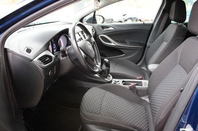 Car image 11