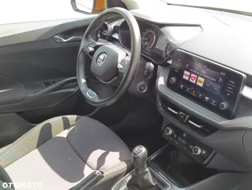 Car image 36