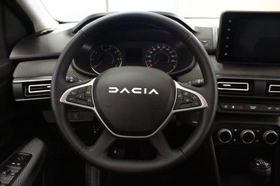 Car image 24