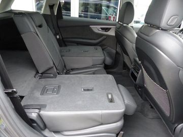 Car image 38