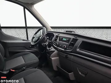 Car image 31