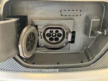 Car image 28