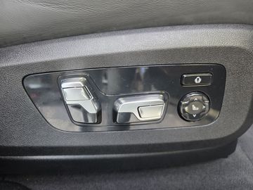 Car image 38