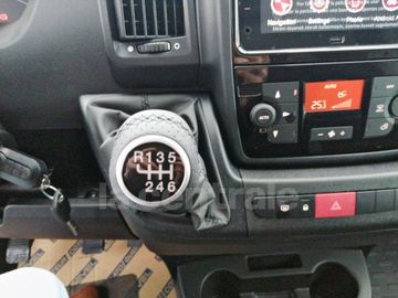 Car image 37