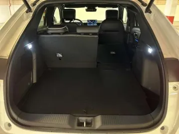 Car image 46