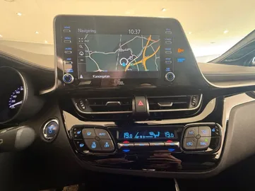 Car image 20