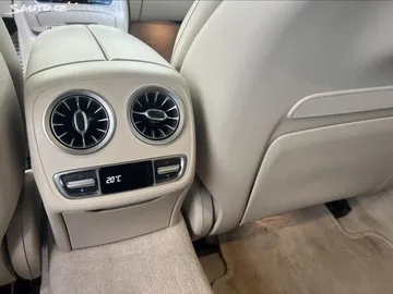 Car image 35