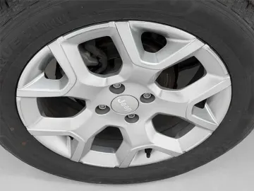 Car image 23