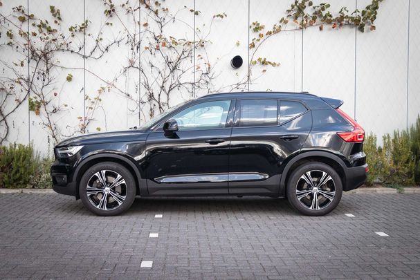 Volvo XC40 R Recharge T4 Design 155 kW image number 3