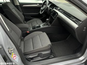 Car image 32