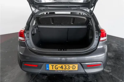 Car image 29