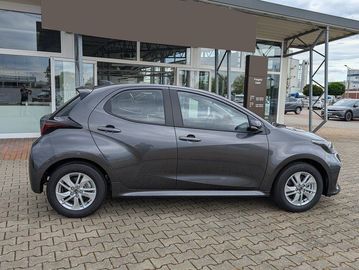 Car image 4