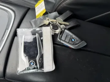 Car image 35