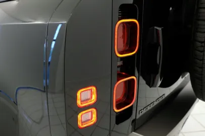 Car image 32
