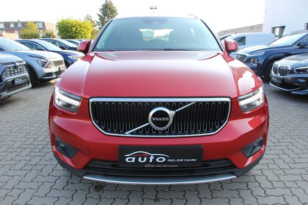 Volvo XC40 Momentum 110 kW image number 3