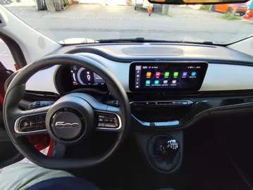 Car image 11