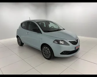 Car image 1