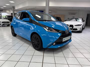 Car image 2