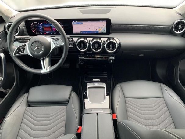 Mercedes-Benz A 180 100 kW image number 4