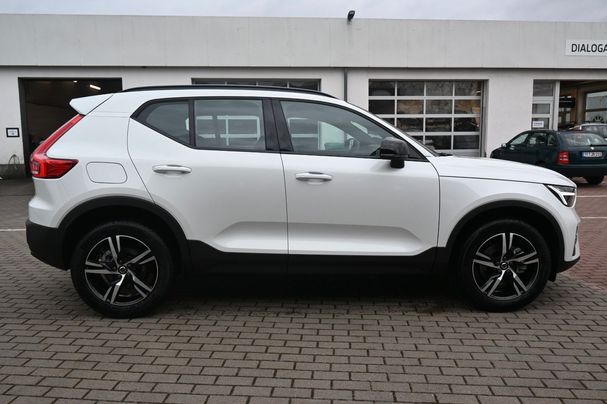 Volvo XC40 B3 Plus Dark DKG 120 kW image number 6