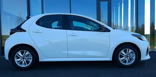 Car image 3