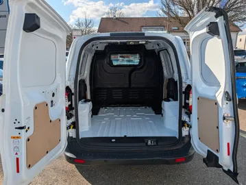 Car image 25