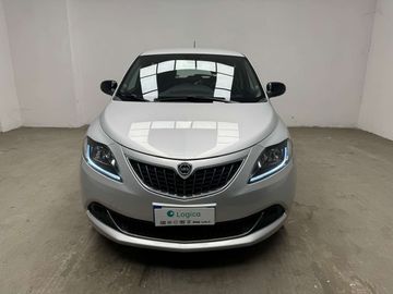 Car image 2