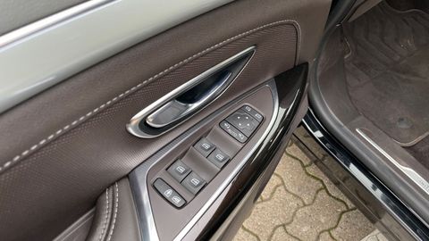 Car image 36