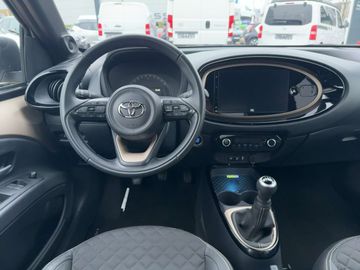 Car image 10